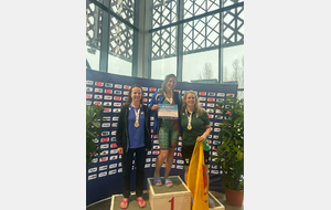 Cécile 1ère au 200 Brasse